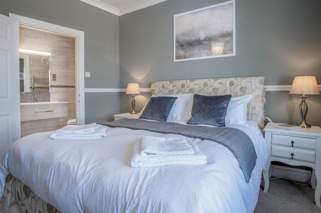 Gwynne House - 6 Bedroom Luxurious Holiday Home - Tenby Harbour Exterior photo