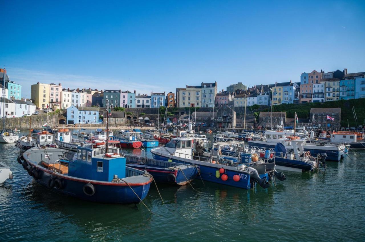Gwynne House - 6 Bedroom Luxurious Holiday Home - Tenby Harbour Exterior photo