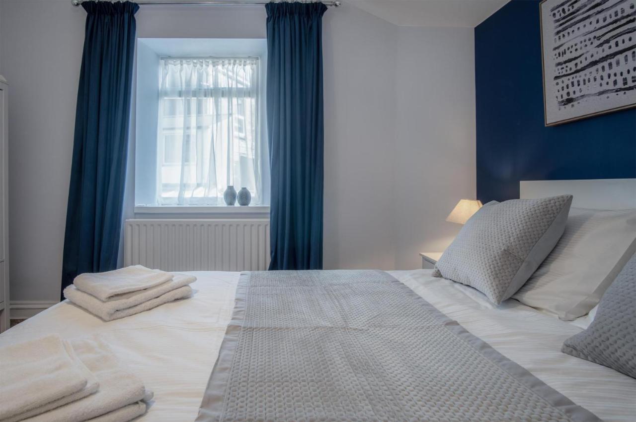 Gwynne House - 6 Bedroom Luxurious Holiday Home - Tenby Harbour Exterior photo